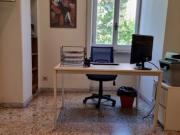 Stanza arredata in studio legale