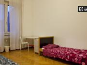 Stanza centrale in appartamento a San San Giovanni, Roma