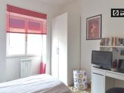 Stanza centrale in appartamento con 5 camere da letto a...