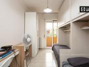 Stanza condivisa in affitto in appartamento con 2 camere...