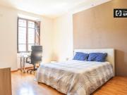 Stanza in affitto in appartamento a 3 camere da letto a...