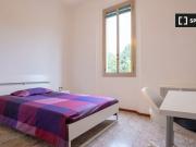 Stanza in appartamento condiviso in affitto,...