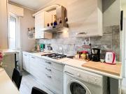 Stanza in affitto in appartamento con 3 camere da letto...