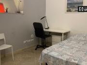 Camera in appartamento condiviso con 3 camere da letto a...