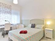 Stanza in affitto in appartamento con 3 camere da letto...