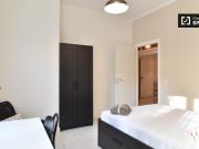Stanza in affitto in appartamento con 3 camere da letto...