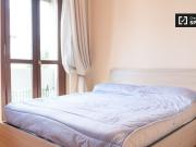 Stanza in affitto in appartamento con 3 camere da letto...