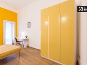 Stanza in affitto in appartamento con 4 camere da letto...