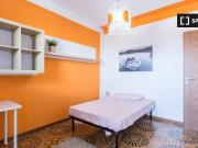 Stanza in affitto in appartamento con 4 camere da letto...
