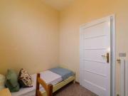 Stanza in affitto in appartamento con 4 camere da letto...