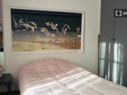 Stanza in affitto in appartamento con 4 camere da letto...