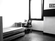 Camera in appartamento condiviso di 4 camere da letto a...
