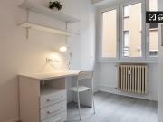 Stanza in affitto in appartamento con 4 camere da letto...