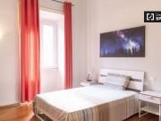 Stanza in affitto in appartamento con 4 camere da letto...