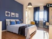 Stanza in affitto in appartamento con 4 camere da letto...