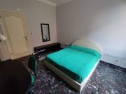 Stanza in affitto in appartamento con 5 camere da letto...