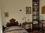 Stanza in affitto in appartamento con 5 camere da letto...