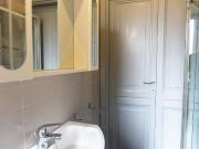 Stanza in affitto in appartamento con 5 camere da letto...