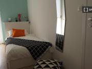 Stanza in affitto in appartamento con 5 camere da letto...