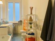 Stanza in affitto in appartamento con 6 camere da letto...