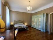 Stanza in affitto in appartamento con 6 camere da letto...