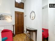 Stanza in affitto in appartamento con 6 camere da letto,...
