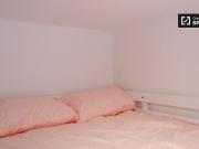 Stanza in affitto in appartamento con 7 camere da letto...