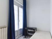 Camera in appartamento condiviso con 7 camere da letto a...