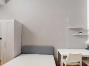 Stanza in affitto in appartamento con 8 camere da letto...