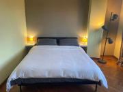 Stanza in appartamento con 2 camere da letto in affitto,...