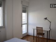 Stanza in appartamento con 3 stanze da letto a Trento