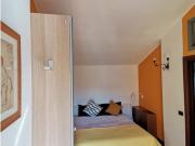 Stanza in appartamento condiviso con 4 camere da letto,...