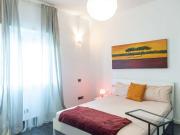 Stanza in appartamento con 4 camere da letto in affitto...