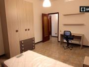 Stanza in appartamento condiviso con 4 camere da letto...