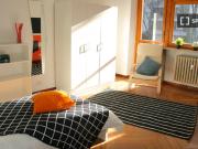 Stanza in appartamento con 4 stanze da letto a Torino