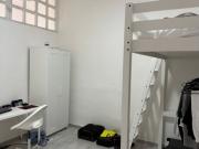 Stanza in appartamento con 8 camere da letto a San...