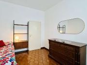 Stanza in appartamento condiviso con 4 camere da letto a...