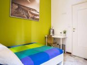 Stanza in appartamento condiviso con 4 camere da letto...