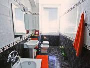 Stanza in appartamento condiviso con 5 camere da letto...