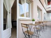 Stanza in appartamento condiviso con 5 camere da letto...