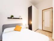 Stanza in appartamento condiviso con 5 camere da letto...