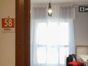 Stanza in appartamento condiviso con 5 camere da letto...