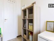 Stanza in appartamento condiviso con 6 camere da letto...