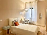 Stanza in un appartamento con 7 camere da letto in...