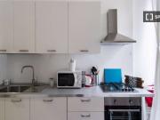 Stanza in appartamento condiviso in affitto a Irnerio,...