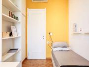 Stanza in appartamento condiviso in affitto in Porta...