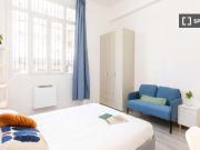 Stanza in appartamento condiviso in affitto in Porta...