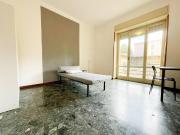 Stanza in appartamento in affitto a Brescia