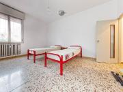 Stanza in appartamento in affitto a Modena
