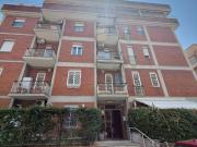 Stanza in appartamento in affitto a Roma